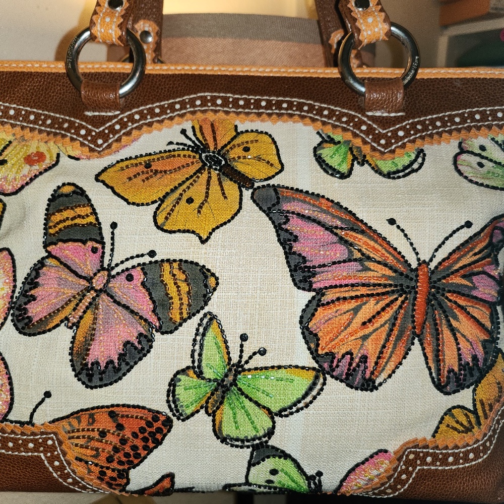 Isabella Fiore Leather Tote